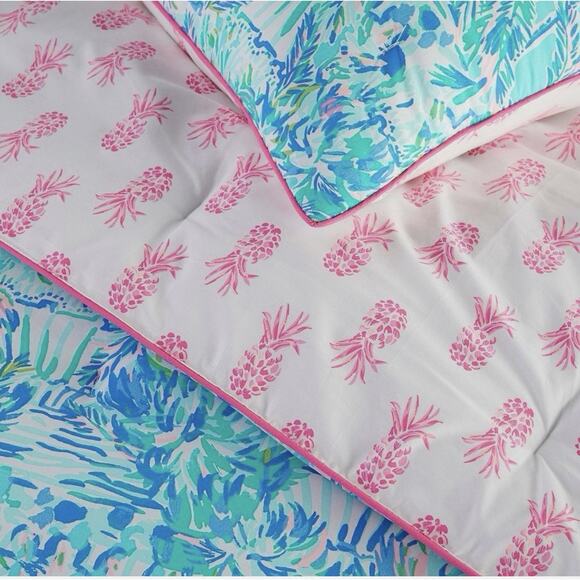 Lilly Pulitzer Pottery Barn Pineapple Party King Size Quilt 1 Sham Set - Picture 9 of 9
